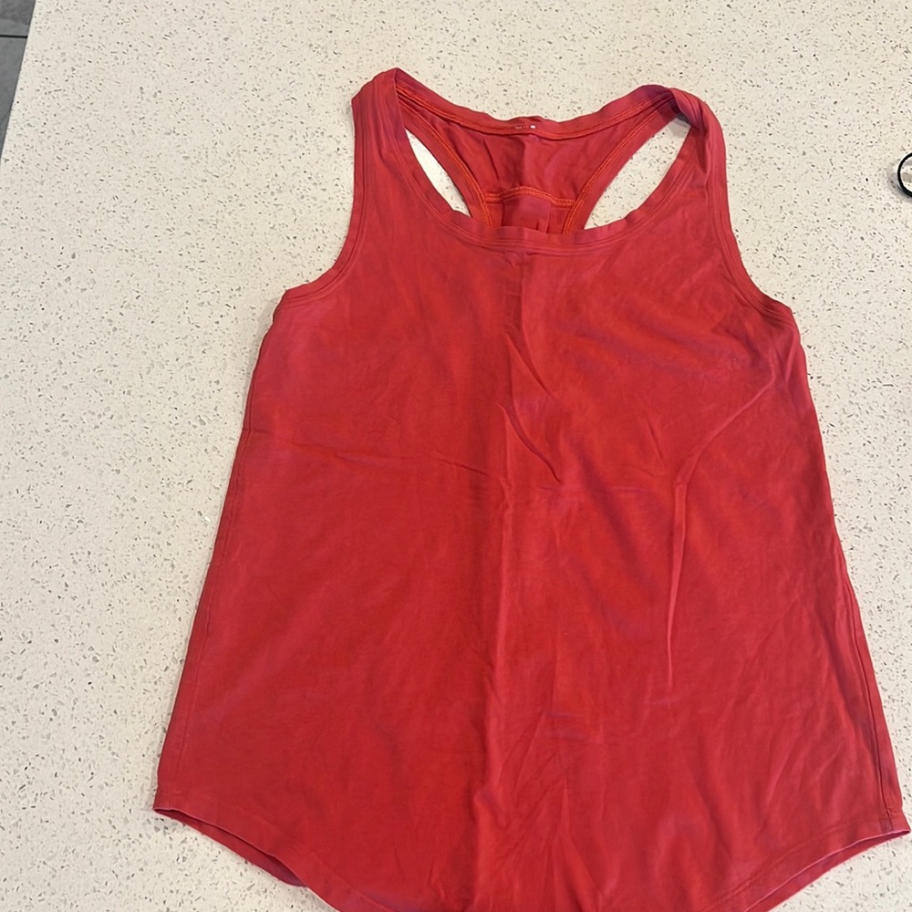 Love tank top in 🍅 tomato… size 4